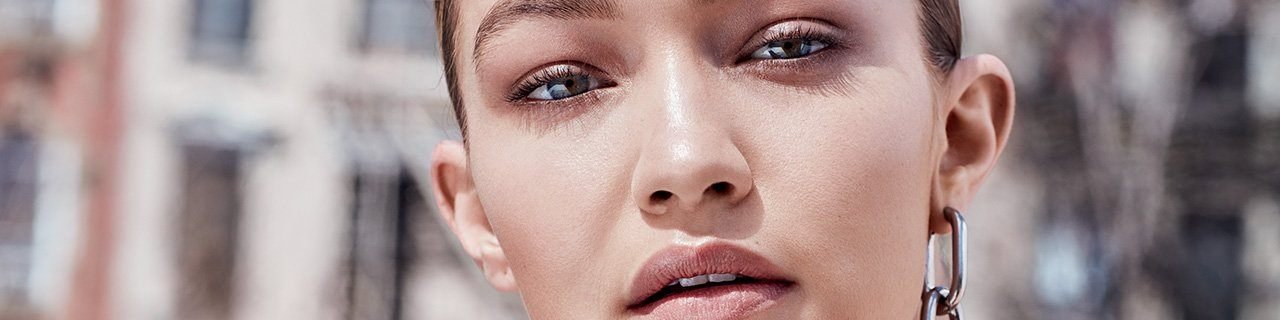 Face Makeup Tutorials banner - close up of Gigi Hadid