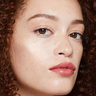 Best Foundation Dry Skin Article Thumbnail