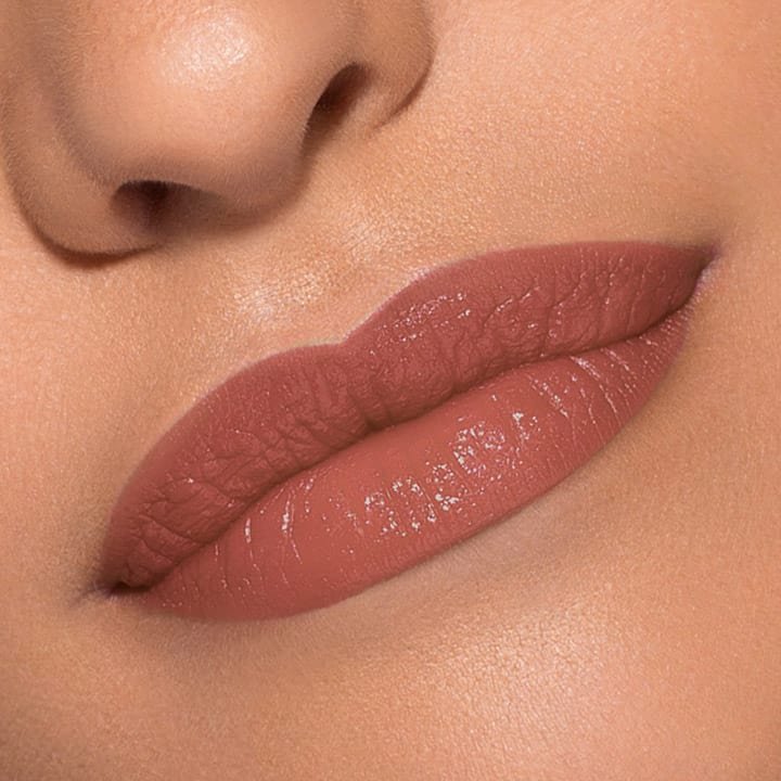 Lip color vivid matte liquid nude shade